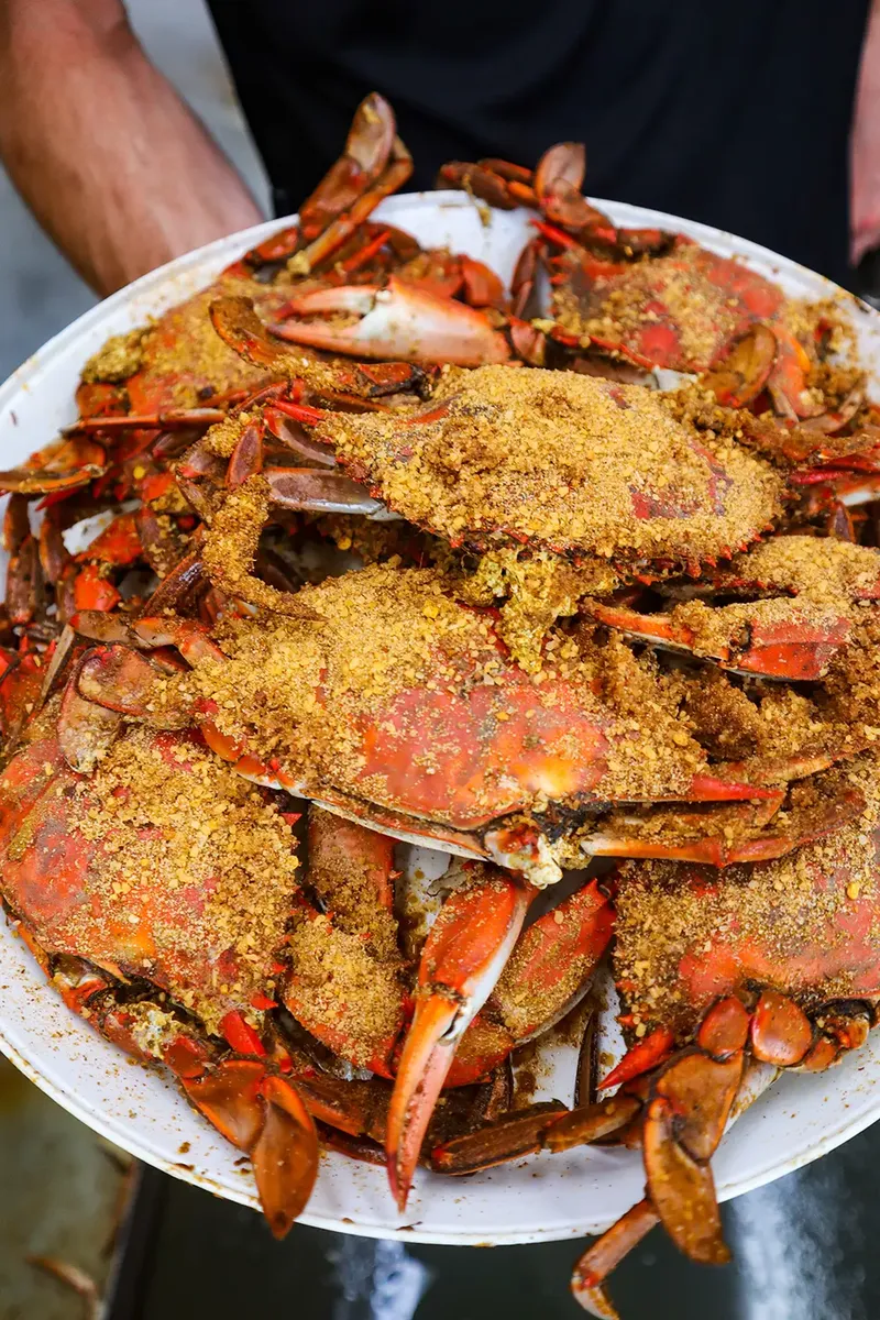 Hooper's signature steamed crabs platter